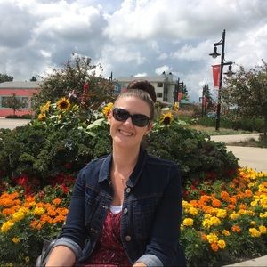 Meet your Posher, Delanie